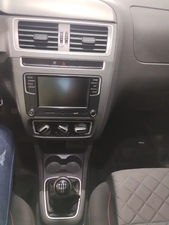 VOLKSWAGEN Fox - Foto