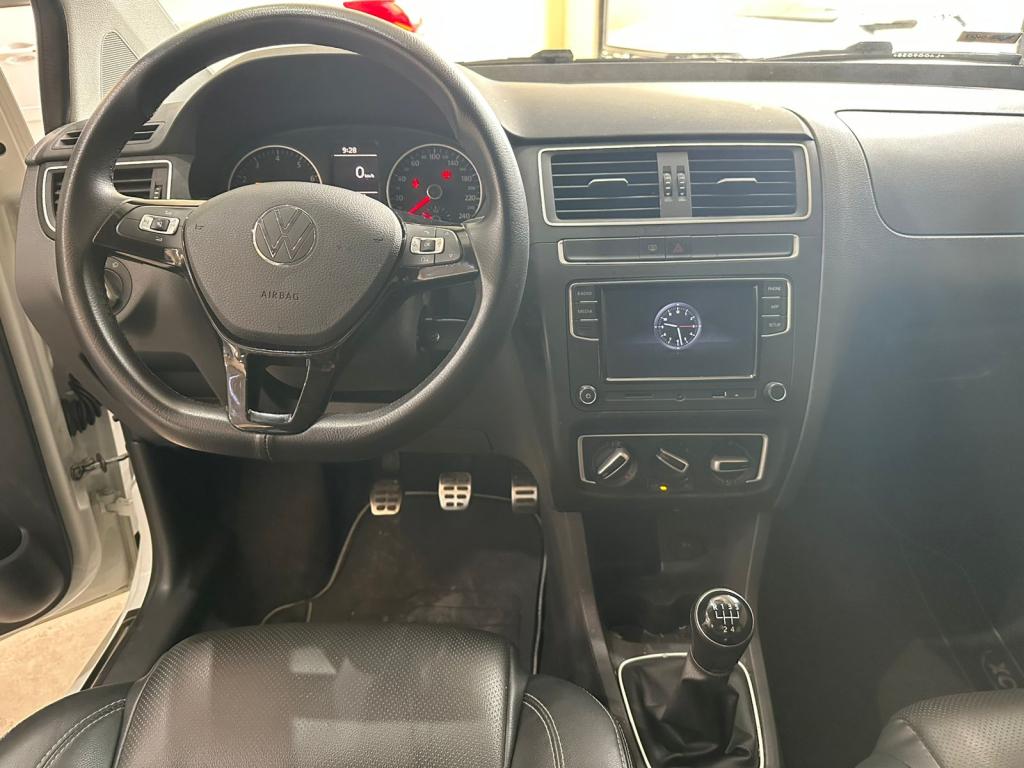 VOLKSWAGEN Fox - Foto