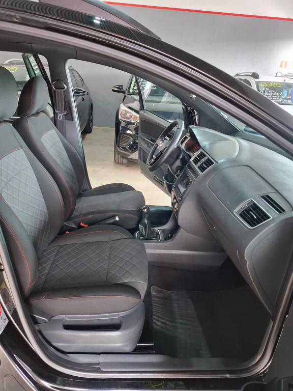 VOLKSWAGEN Fox - Foto