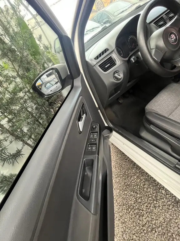 VOLKSWAGEN Fox - Foto