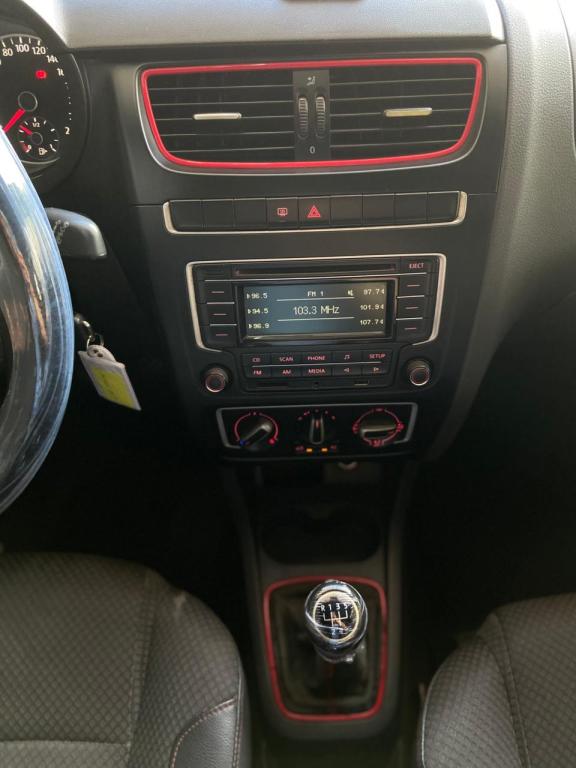 VOLKSWAGEN Fox - Foto