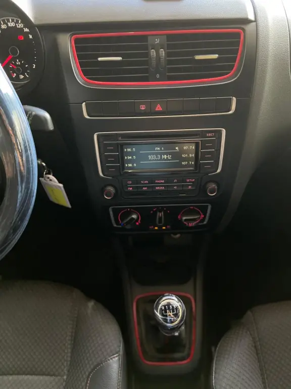 VOLKSWAGEN Fox - Foto