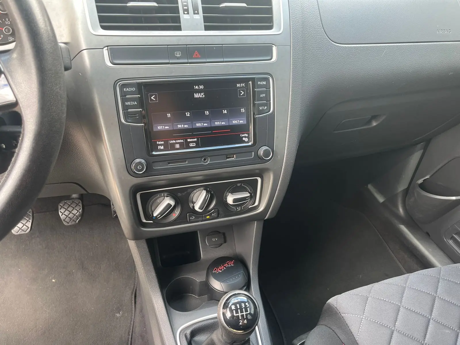 VOLKSWAGEN Fox - Foto