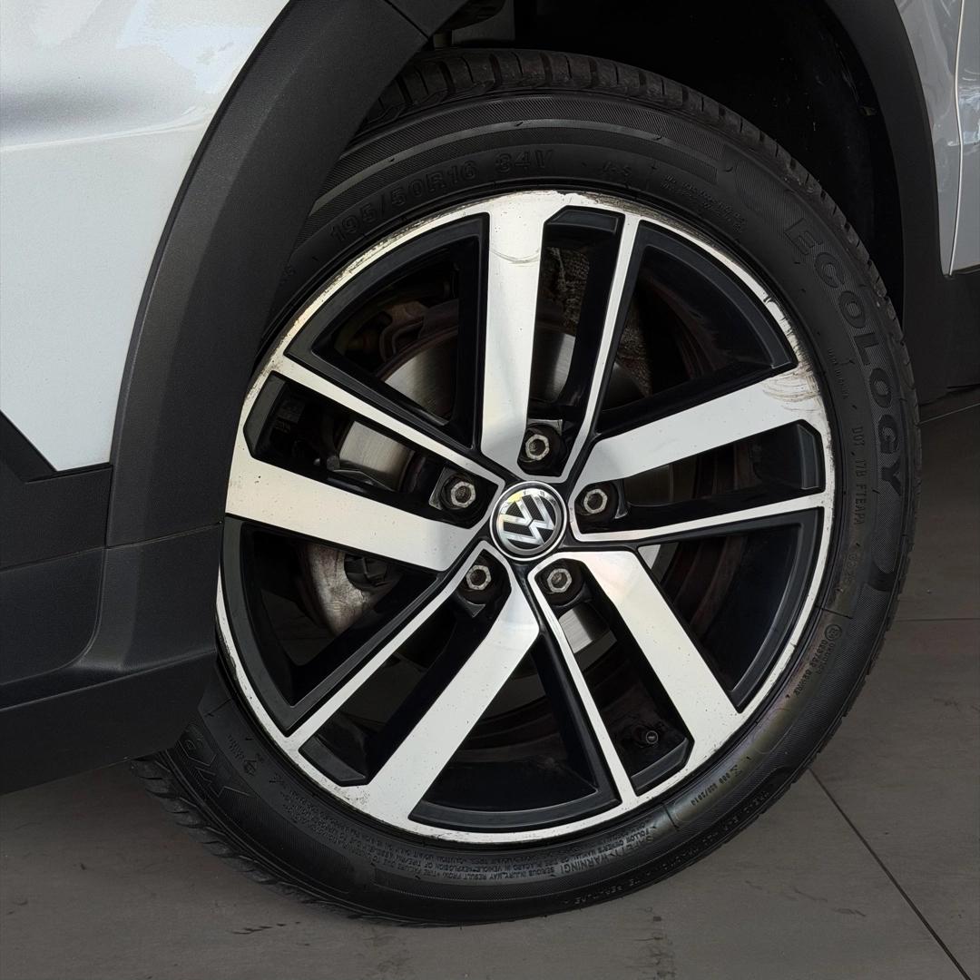 VOLKSWAGEN Fox - Foto