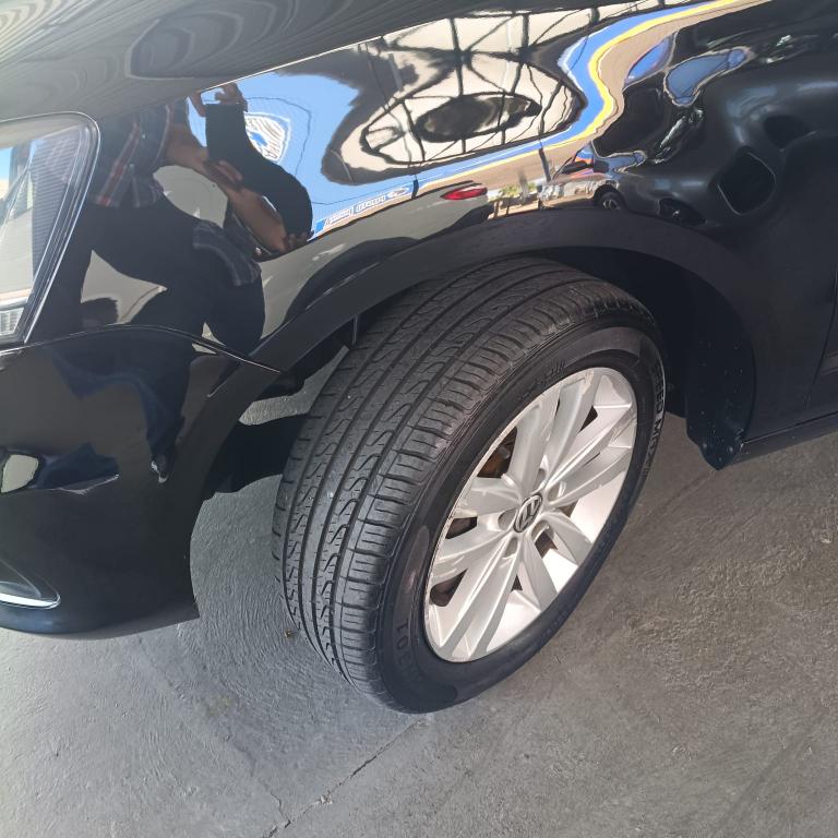 VOLKSWAGEN Fox - Foto