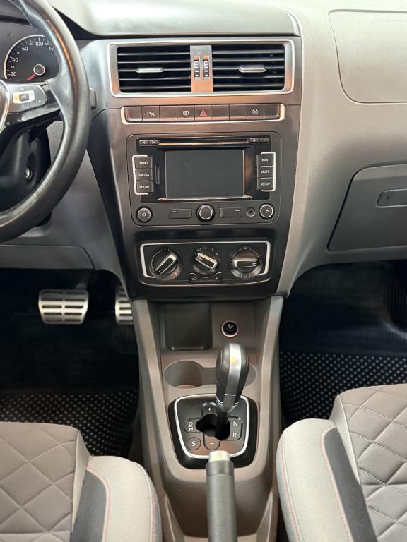 VOLKSWAGEN Fox - Foto