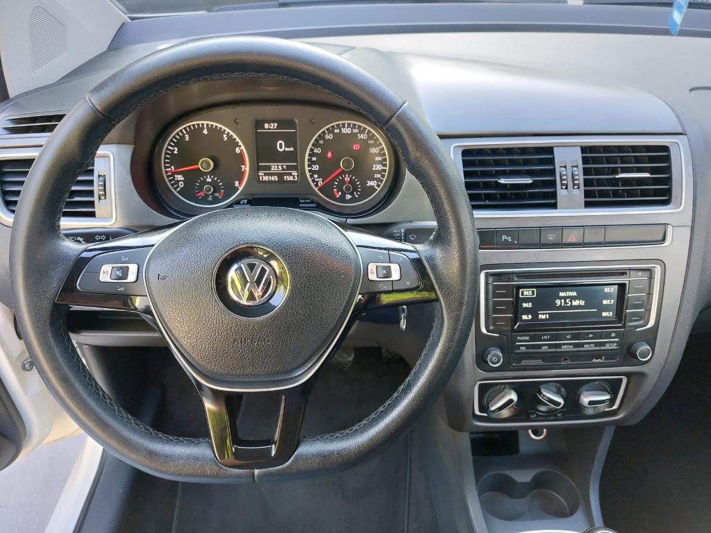 VOLKSWAGEN Fox - Foto