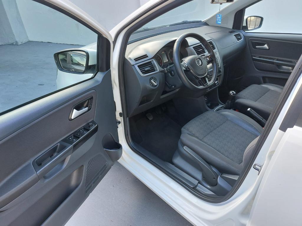 VOLKSWAGEN Fox - Foto
