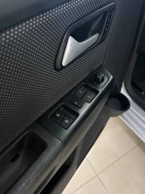 VOLKSWAGEN Fox - Foto