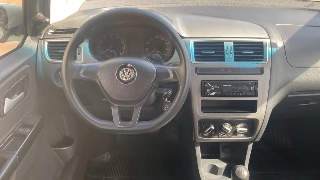 VOLKSWAGEN Fox - Foto