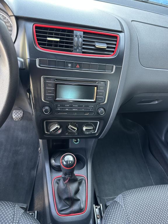 VOLKSWAGEN Fox - Foto