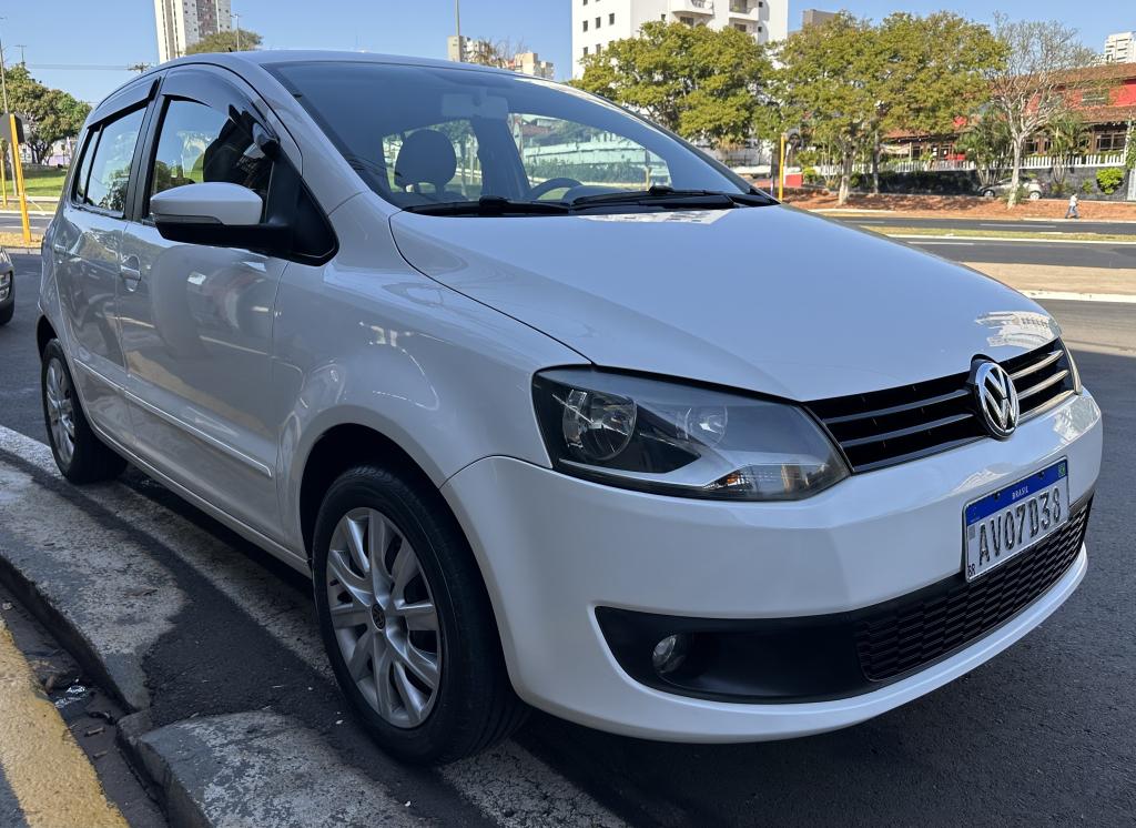 VOLKSWAGEN Fox - Foto
