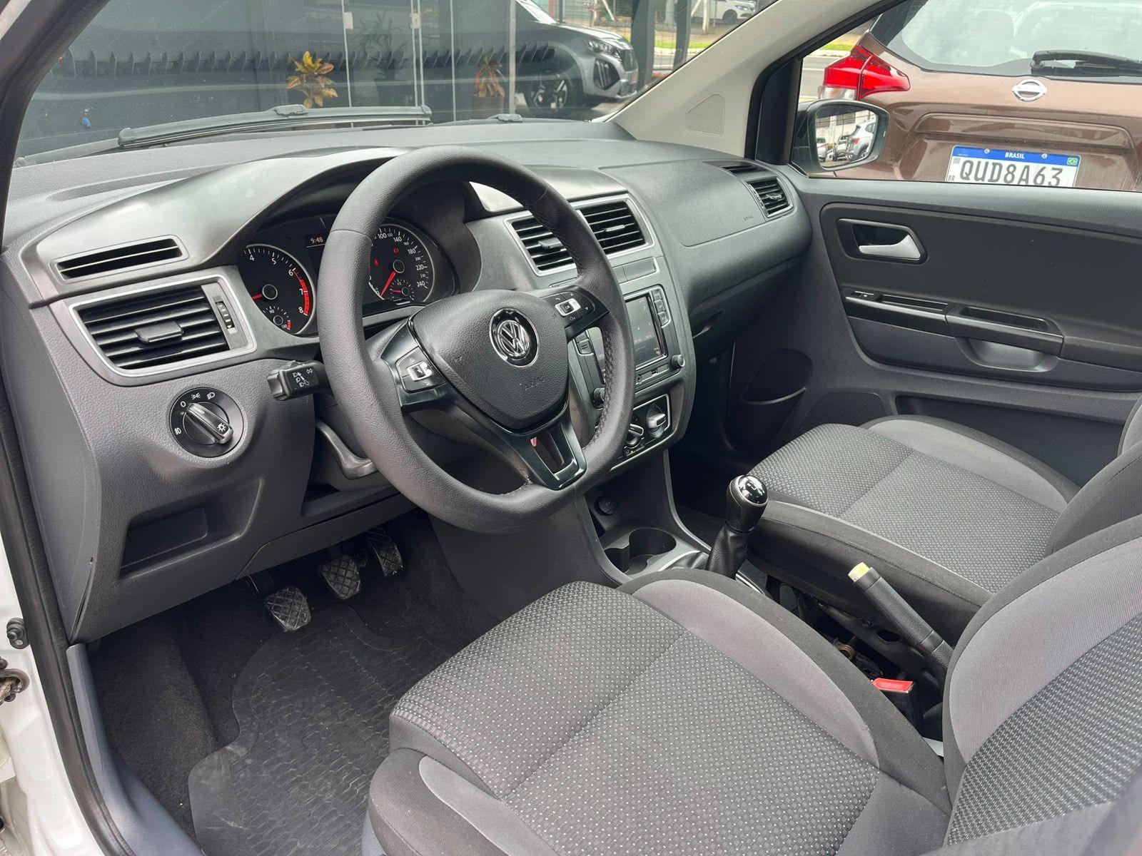 VOLKSWAGEN Fox - Foto