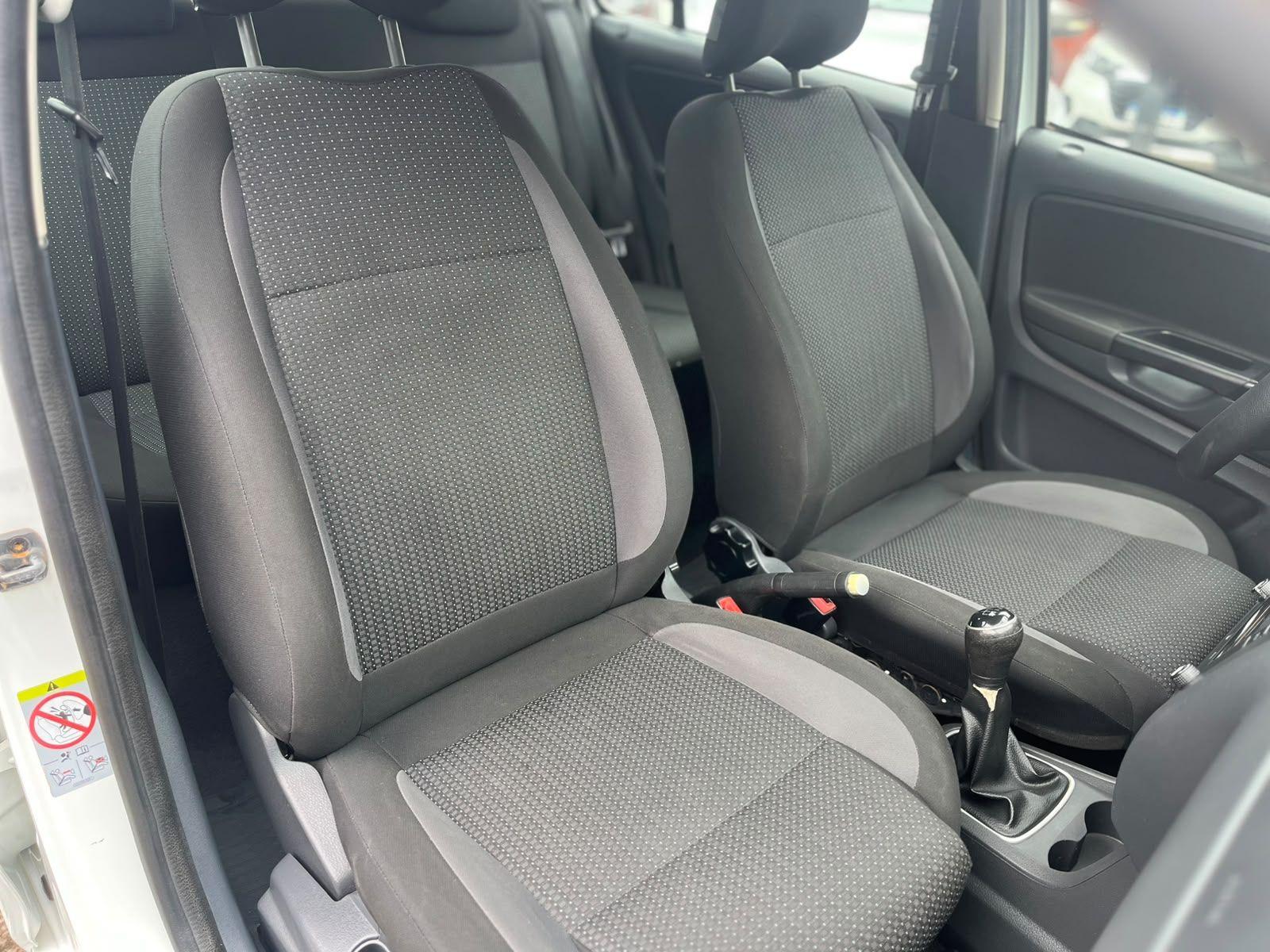 VOLKSWAGEN Fox - Foto