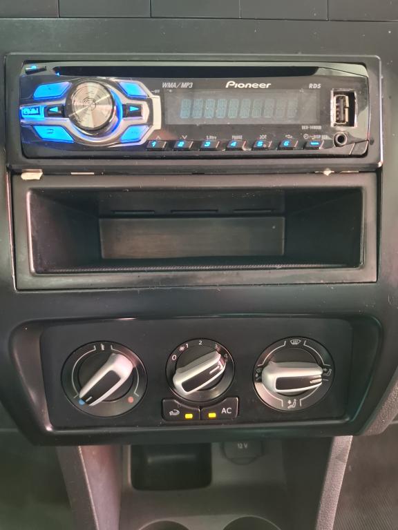 VOLKSWAGEN Fox - Foto