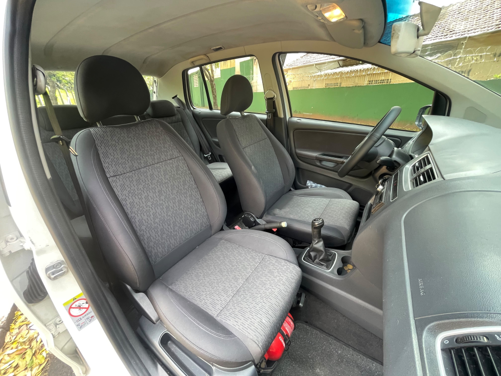 VOLKSWAGEN Fox - Foto