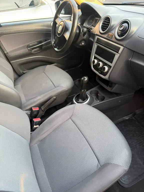 VOLKSWAGEN Gol - Foto