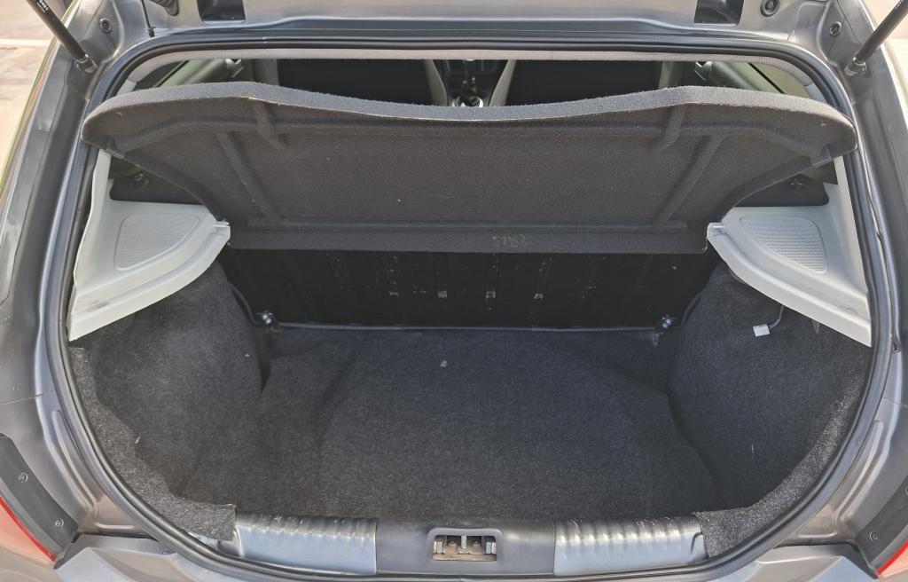 VOLKSWAGEN Gol - Foto