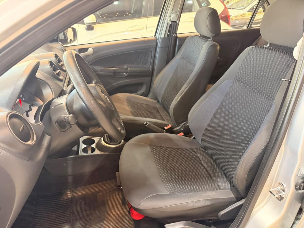 VOLKSWAGEN Gol - Foto