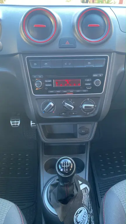 VOLKSWAGEN Gol - Foto