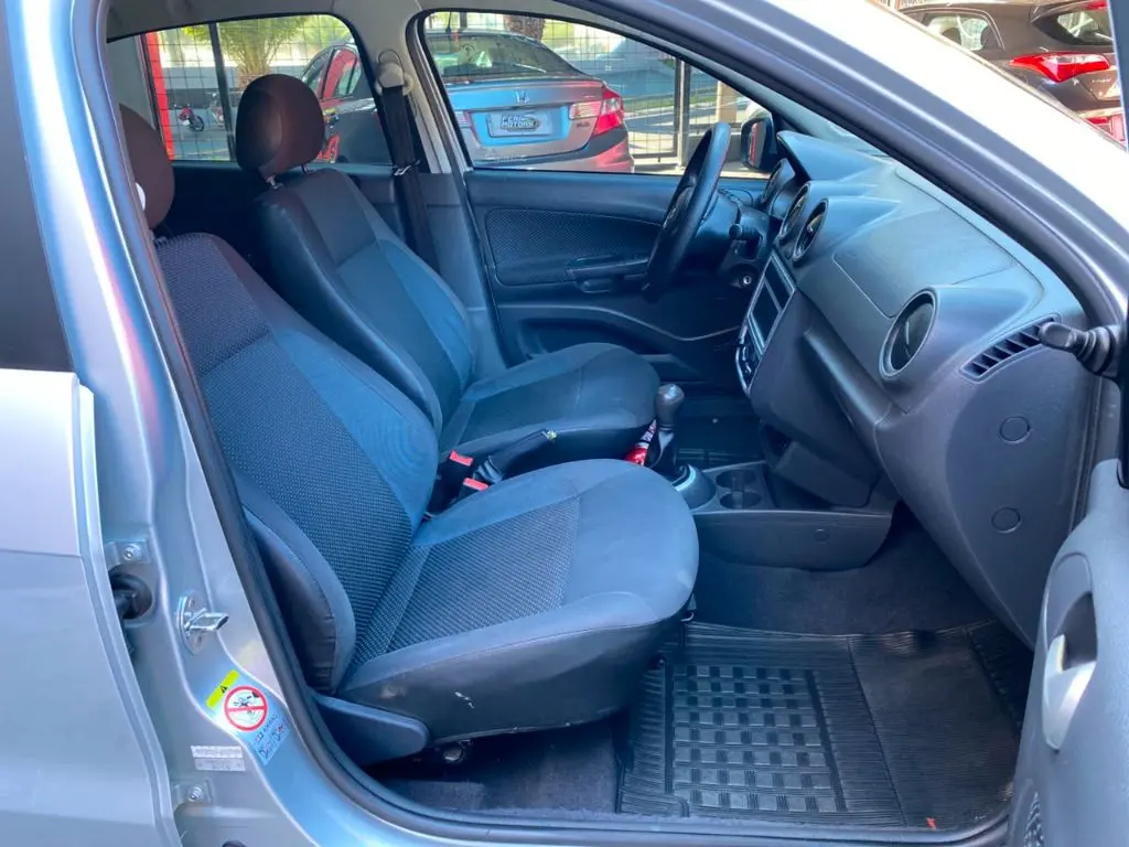 VOLKSWAGEN Gol - Foto