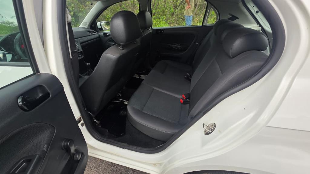 VOLKSWAGEN Gol - Foto