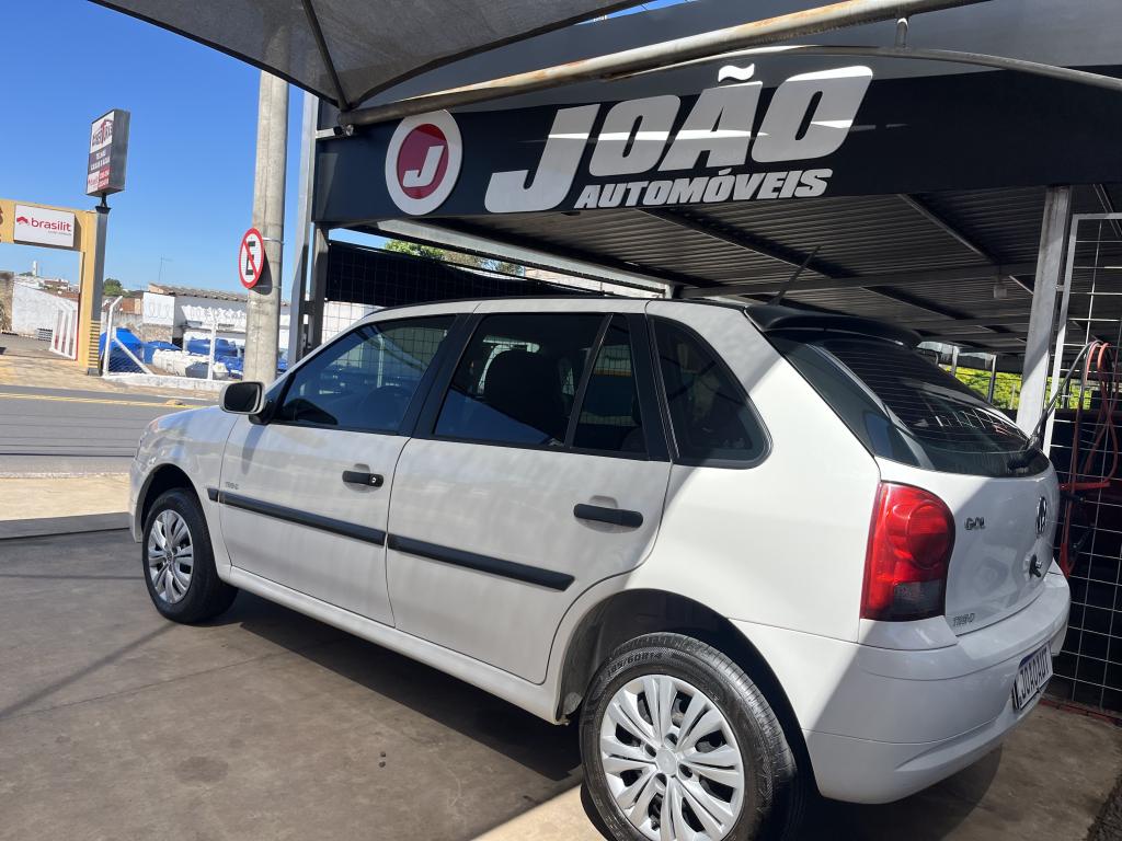 VOLKSWAGEN Gol