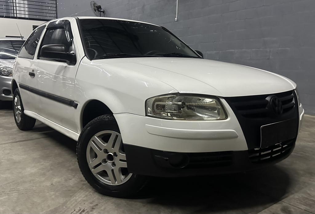 VOLKSWAGEN Gol
