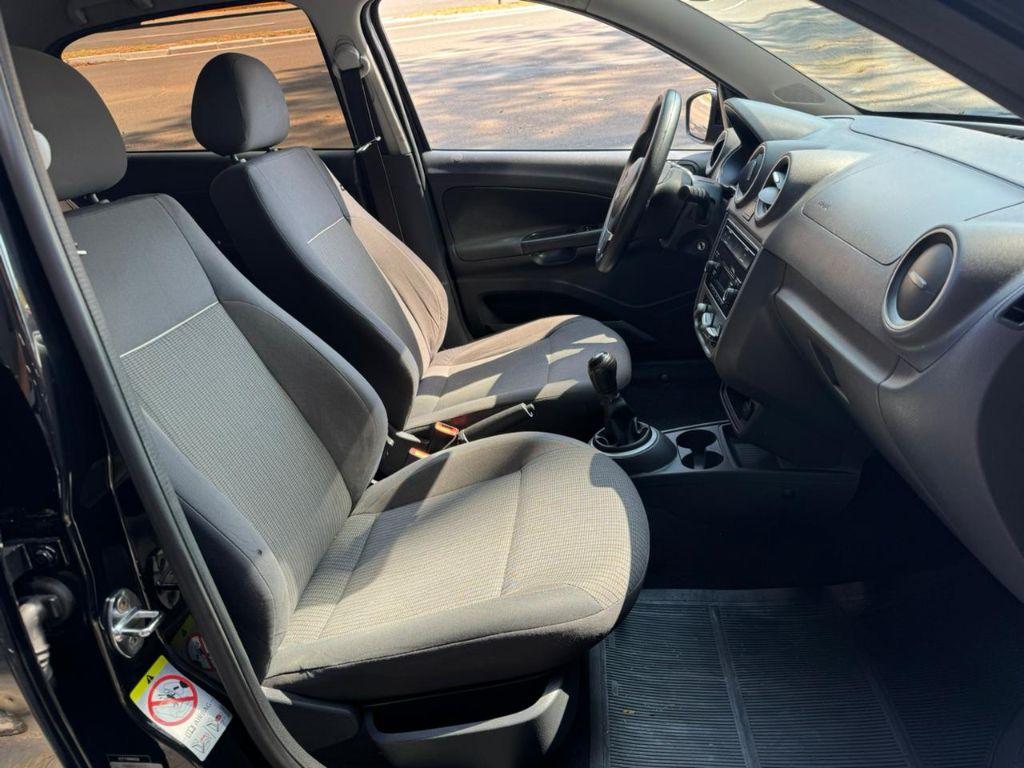 VOLKSWAGEN Gol - Foto