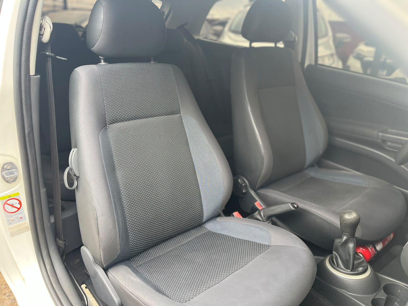 VOLKSWAGEN Gol - Foto