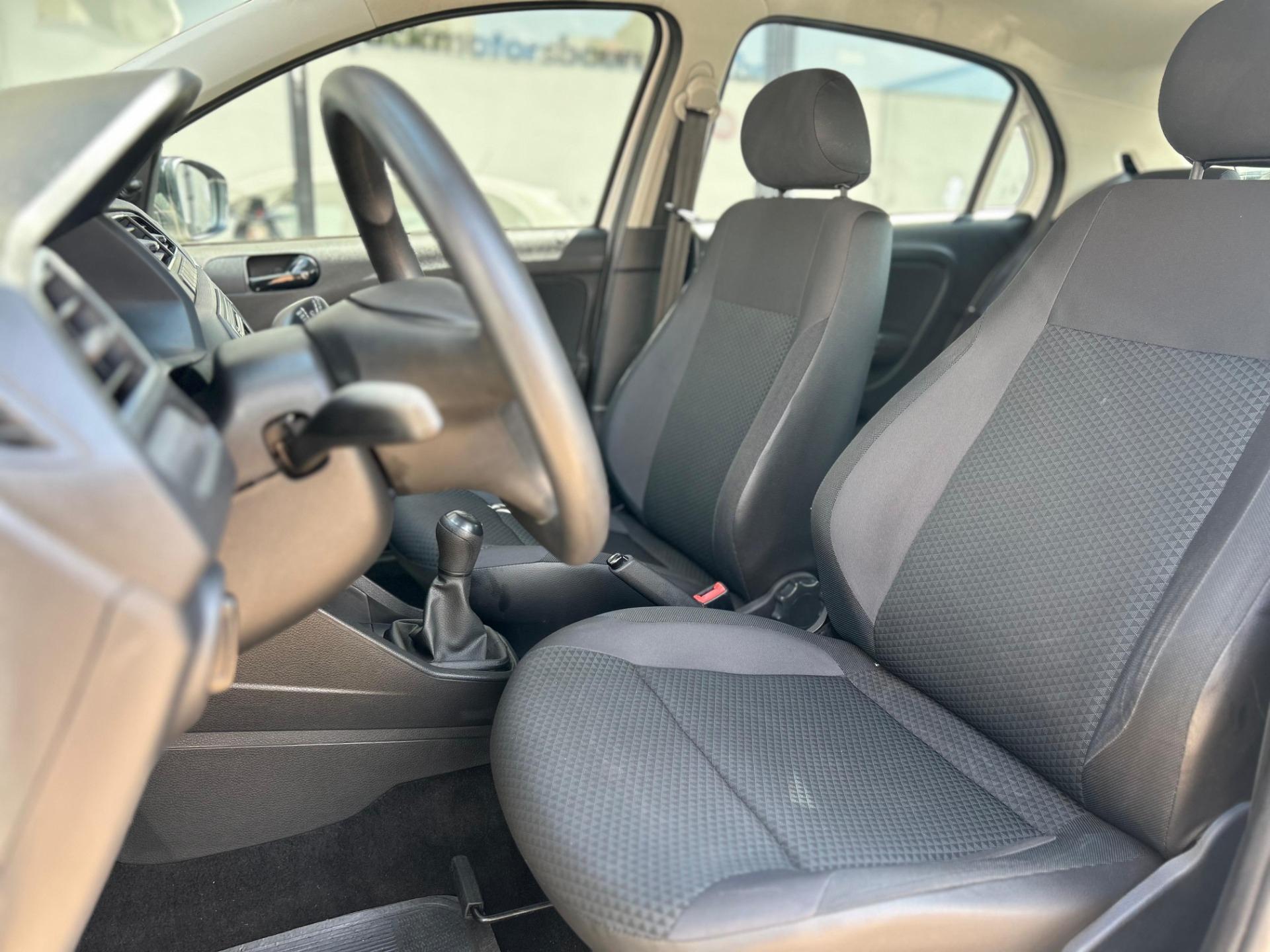 VOLKSWAGEN Gol - Foto