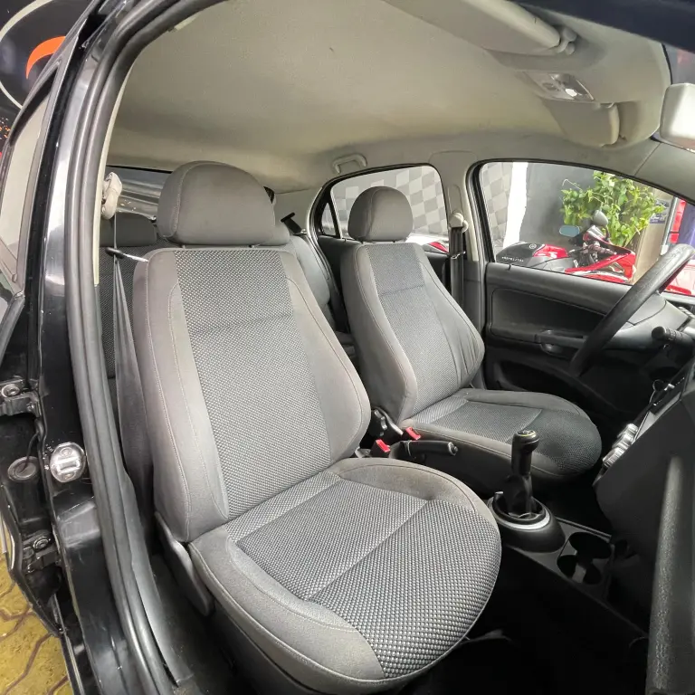 VOLKSWAGEN Gol - Foto