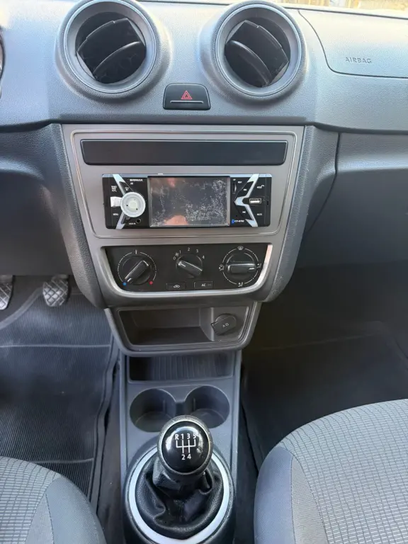 VOLKSWAGEN Gol - Foto