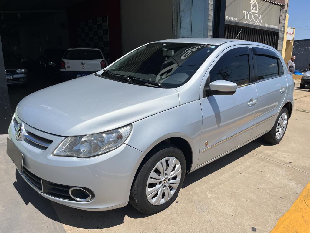 VOLKSWAGEN Gol