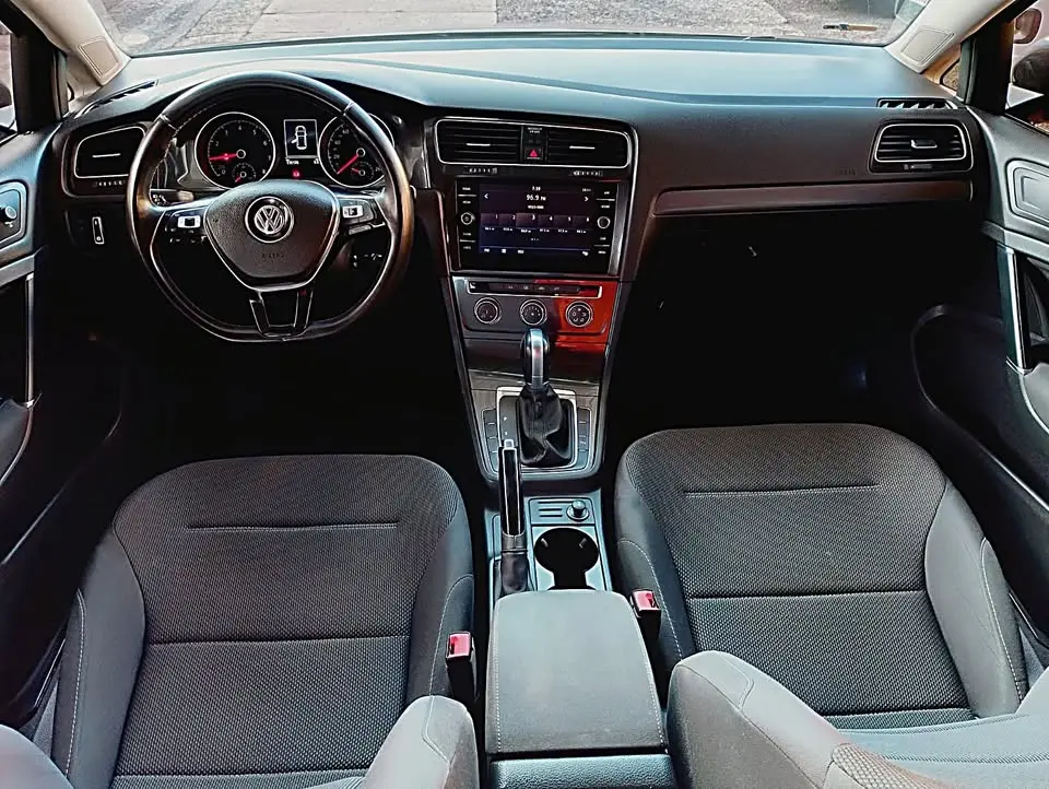 VOLKSWAGEN Golf - Foto