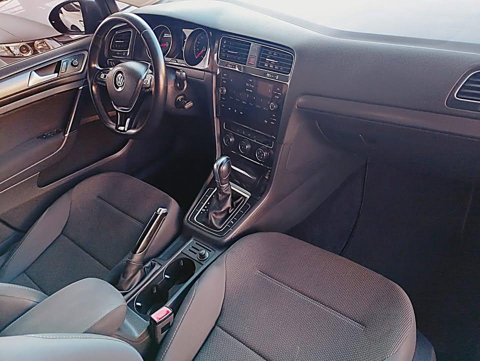 VOLKSWAGEN Golf - Foto