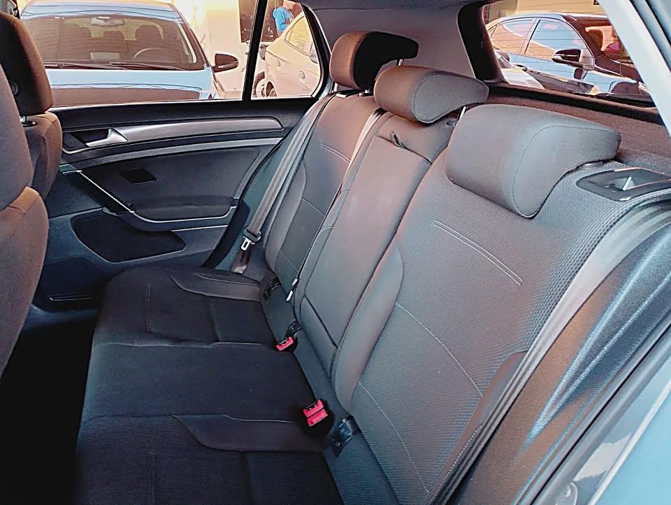 VOLKSWAGEN Golf - Foto