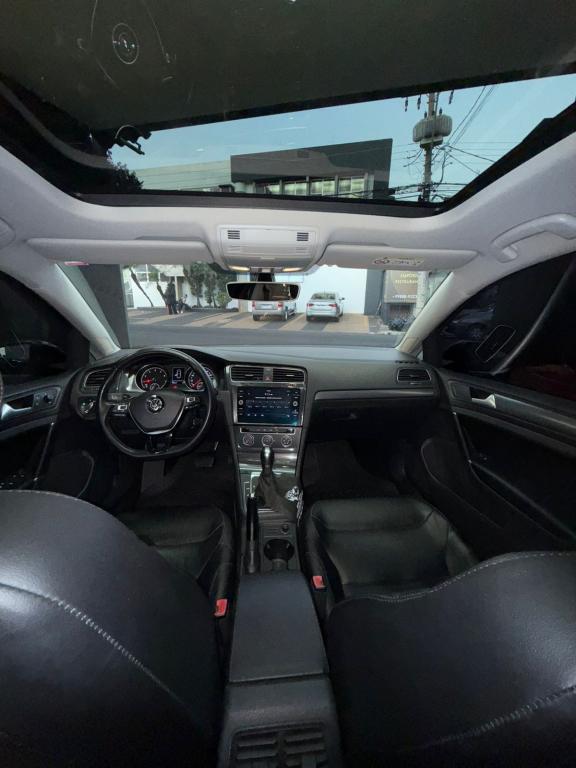 VOLKSWAGEN Golf - Foto