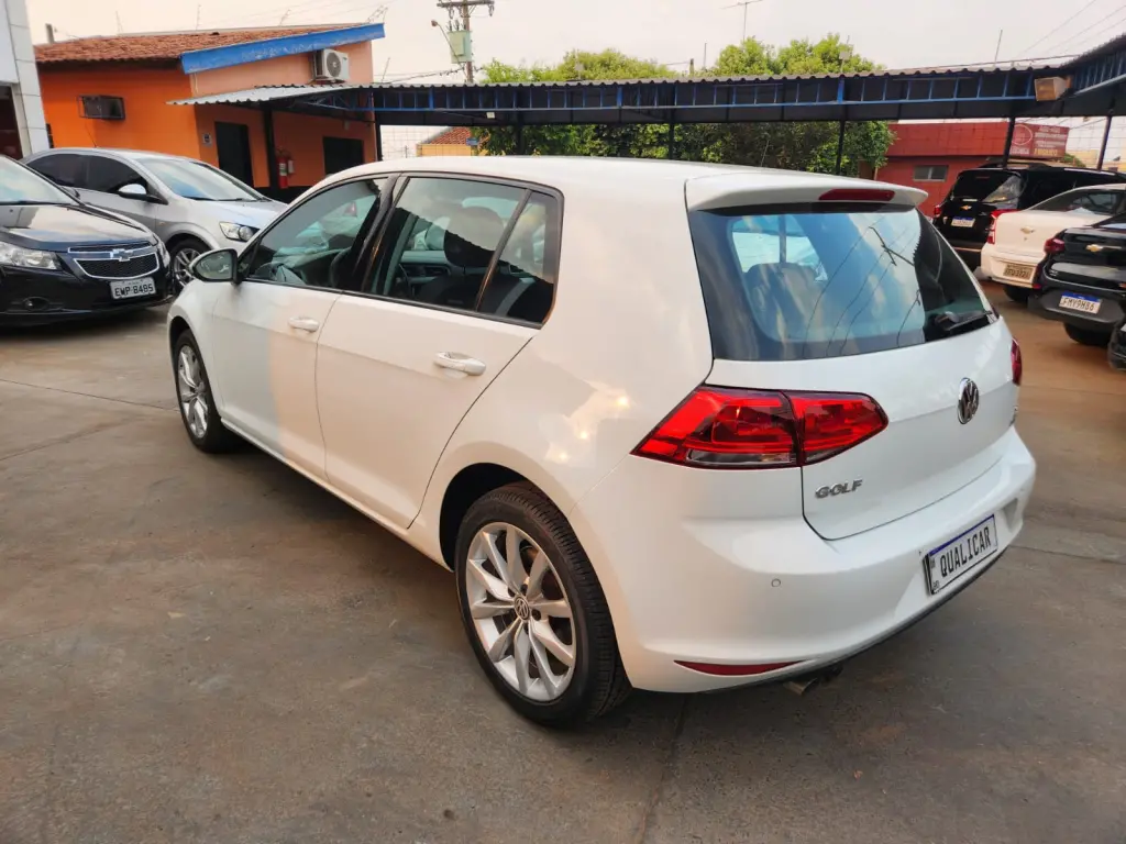 VOLKSWAGEN Golf - Foto