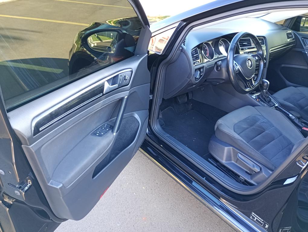 VOLKSWAGEN Golf - Foto