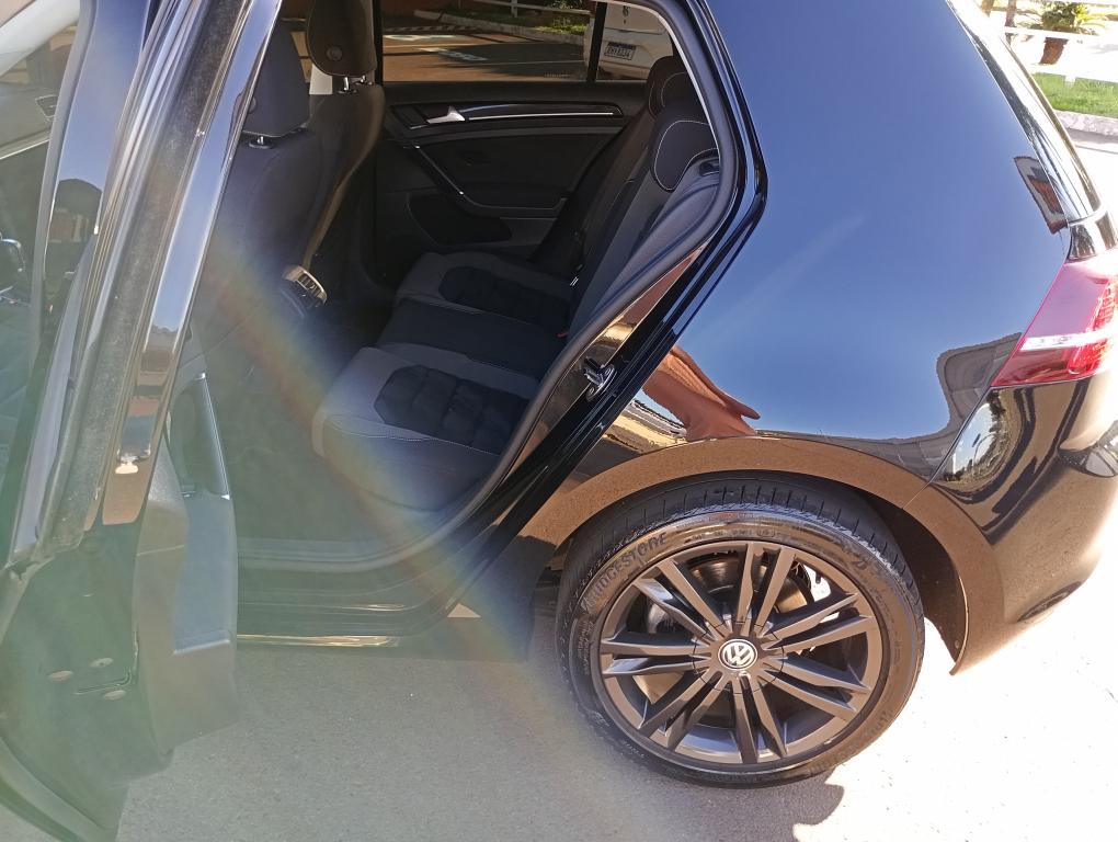 VOLKSWAGEN Golf - Miniatura