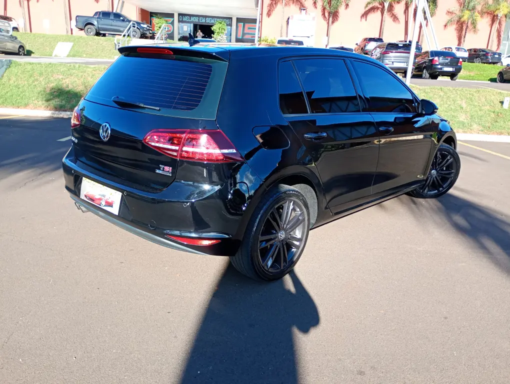 VOLKSWAGEN Golf - Foto