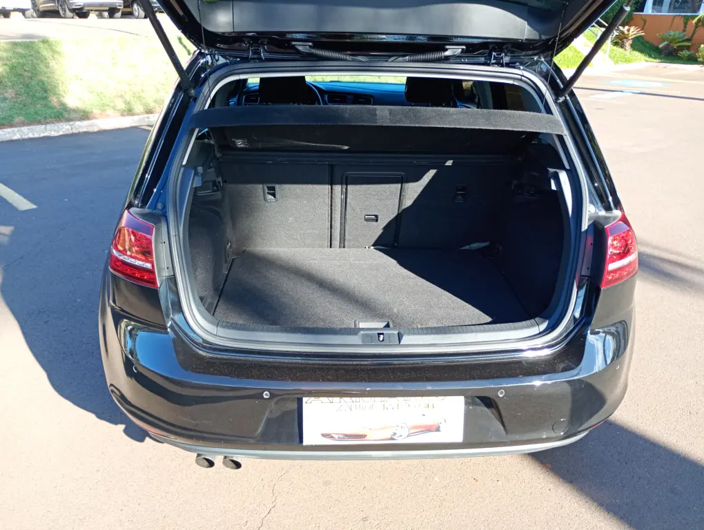 VOLKSWAGEN Golf - Miniatura