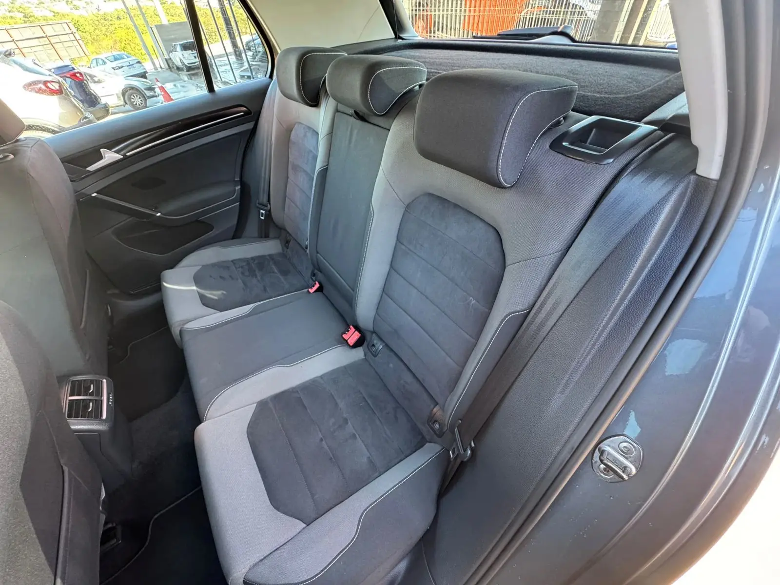 VOLKSWAGEN Golf - Foto