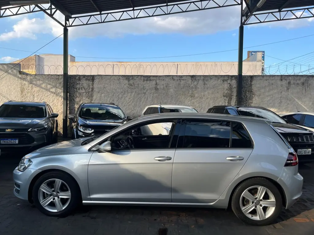 VOLKSWAGEN Golf - Foto