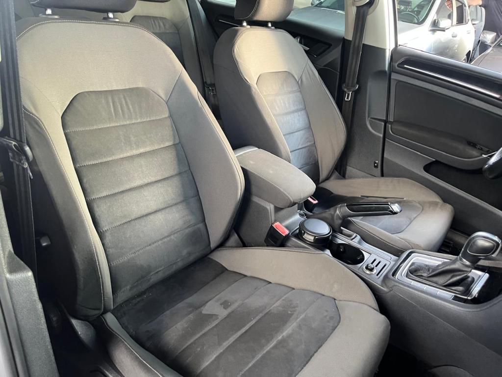 VOLKSWAGEN Golf - Foto