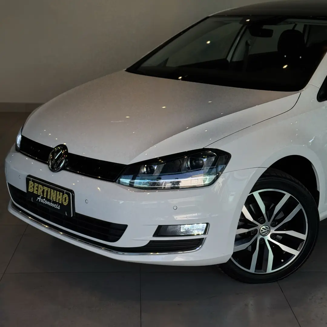 VOLKSWAGEN Golf - Foto