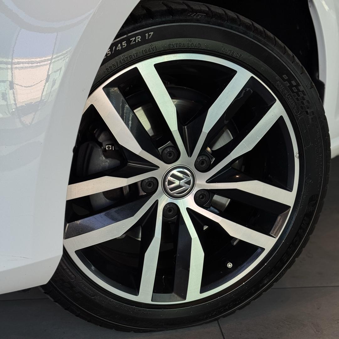 VOLKSWAGEN Golf - Foto