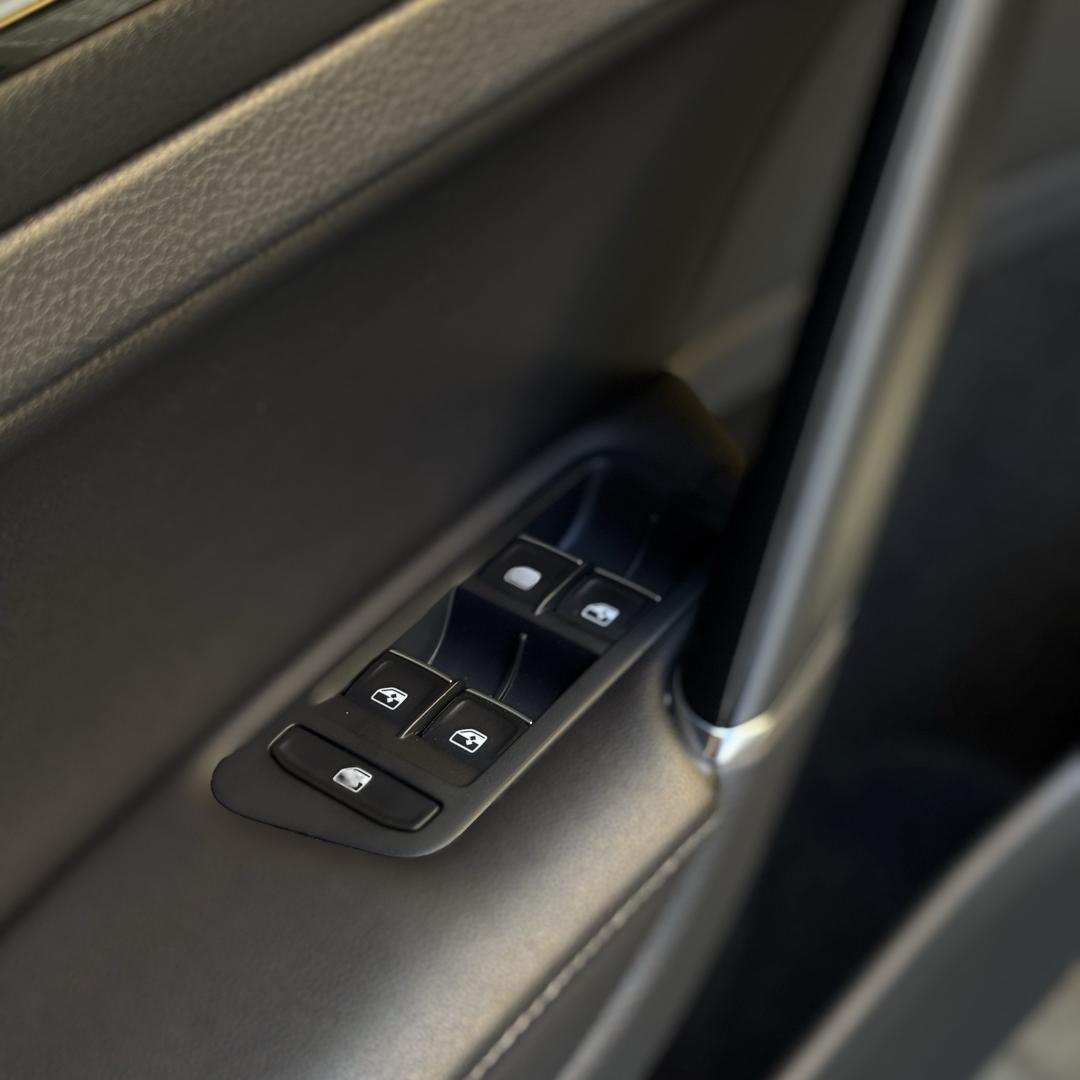 VOLKSWAGEN Golf - Foto