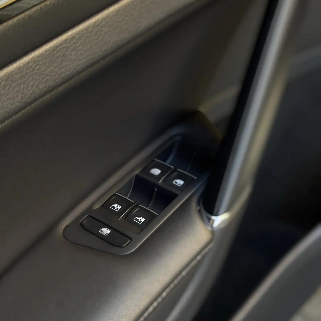 VOLKSWAGEN Golf - Foto